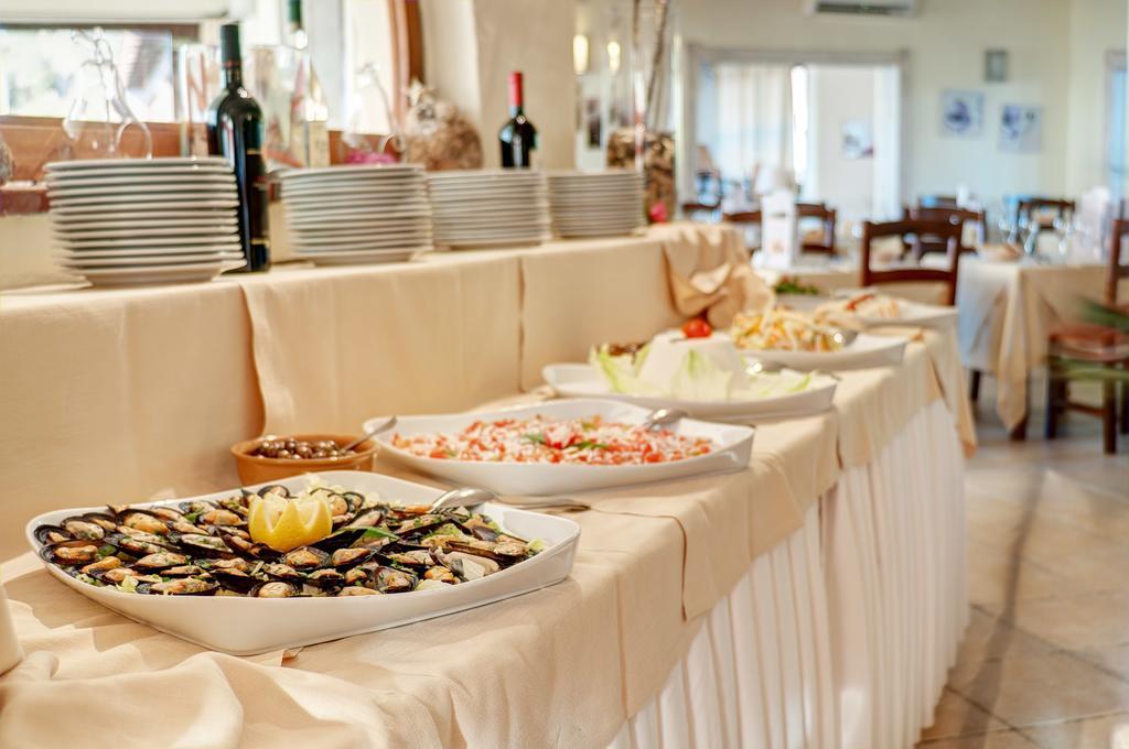 Hotel Li Graniti Baja Sardinia Ngoại thất bức ảnh