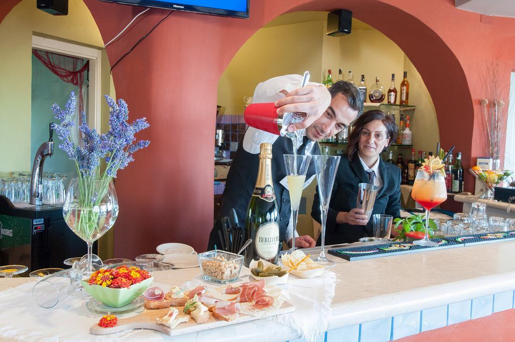 Hotel Li Graniti Baja Sardinia Ngoại thất bức ảnh